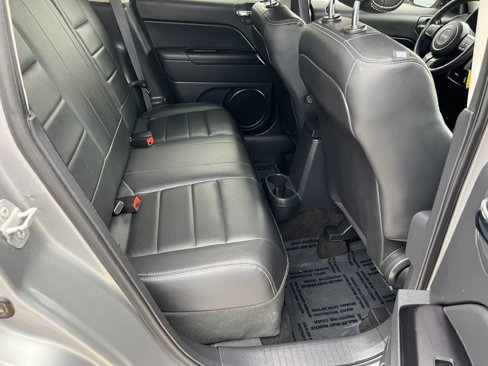 Used 2016 Jeep Patriot High Altitude image 13