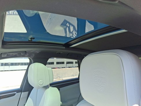 Certified 2024 Porsche Macan Turbo image 16
