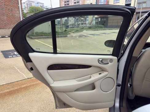 Used 2005 Jaguar X-TYPE 3.0 image 12