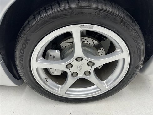 Used 2000 Chevrolet Corvette Coupe image 16