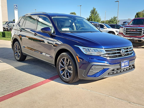 Used 2023 Volkswagen Tiguan SE image 4