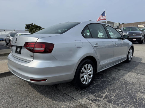 Used 2016 Volkswagen Jetta S image 9