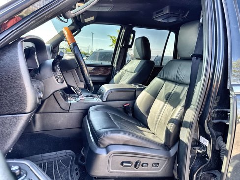 Used 2015 Lincoln Navigator L 4WD image 11