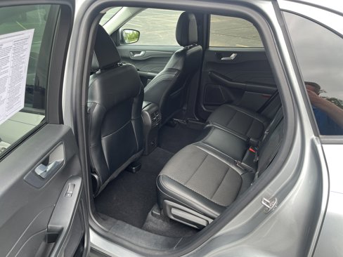 Used 2023 Ford Escape SE image 11