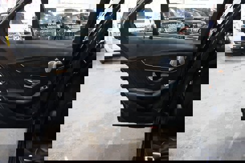 Used 2016 Mercedes-Benz C 300 4MATIC Sedan image 22