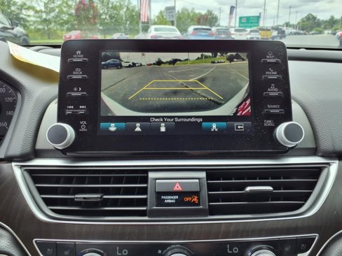 Used 2019 Honda Accord Touring image 14