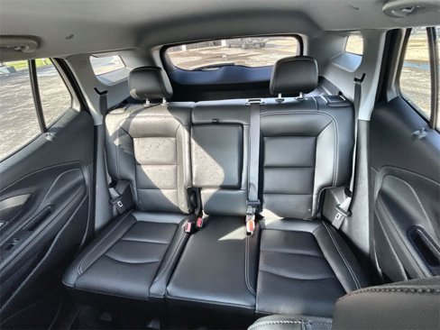 Used 2024 GMC Terrain SLT image 13