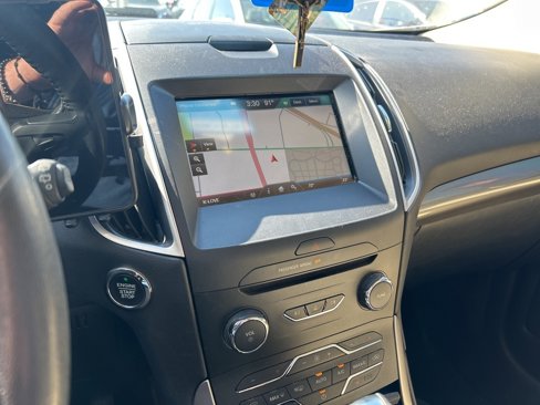 Used 2015 Ford Edge SEL w/ Equipment Group 201A image 3