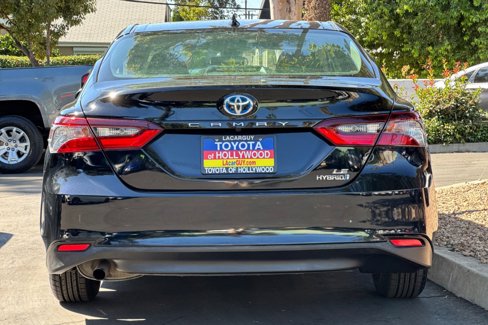 Used 2022 Toyota Camry LE image 5