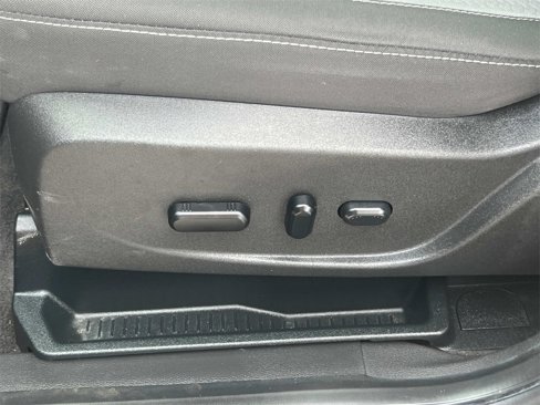 Used 2019 Ford Escape SE image 11