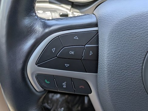 Used 2022 Jeep Grand Cherokee Limited image 23