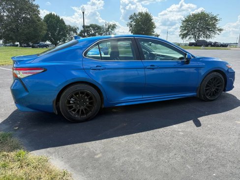 Used 2019 Toyota Camry SE image 4
