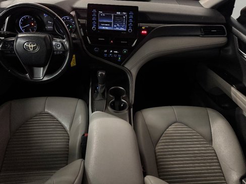 Used 2021 Toyota Camry SE image 18
