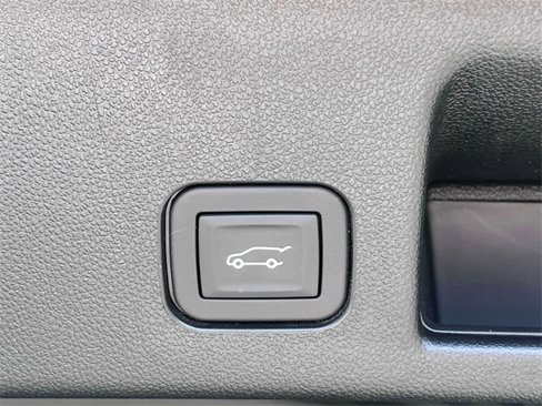 Used 2024 Chevrolet Equinox EV RS image 18