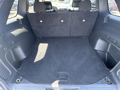 Used 2021 Jeep Grand Cherokee Laredo image 27