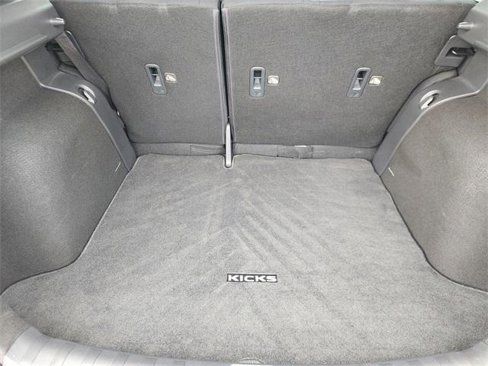 Used 2022 Nissan Kicks SR image 32