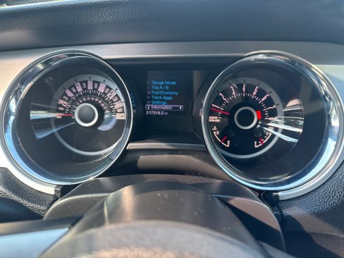 Used 2013 Ford Mustang Premium image 24