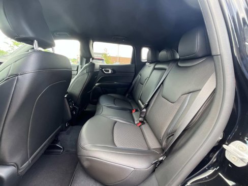 New 2025 Jeep Compass Latitude w/ Altitude Special Edition image 12