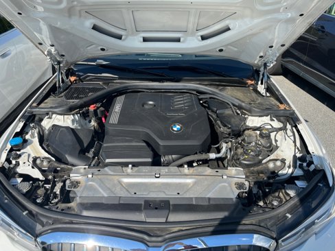 Used 2021 BMW 330i Sedan w/ Premium Package image 16