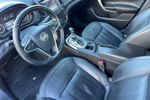Used 2016 Buick Regal image 10