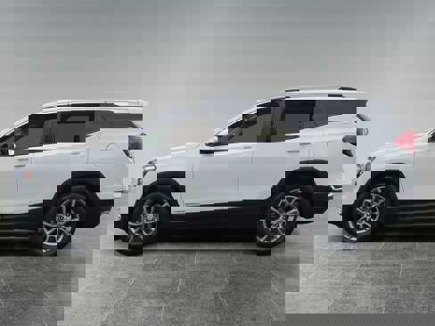 Used 2022 GMC Terrain SLT image 2