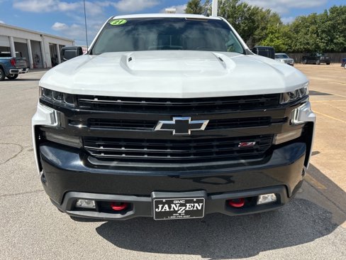 Used 2021 Chevrolet Silverado 1500 LT Trail Boss w/ LPO, Dark Essentials Package image 2