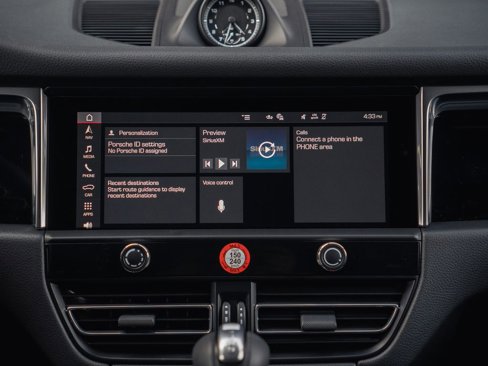 Certified 2025 Porsche Macan image 34