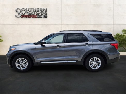 Used 2023 Ford Explorer XLT w/ Equipment Group 202A image 3