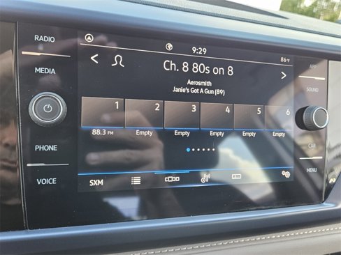 Certified 2024 Volkswagen Taos SE image 30