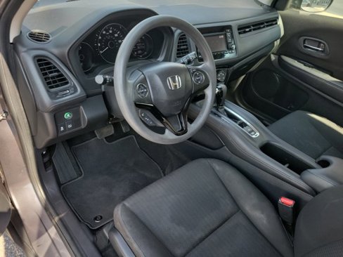 Used 2017 Honda HR-V LX image 4