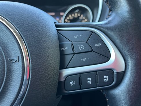 Used 2021 Jeep Compass Limited image 17