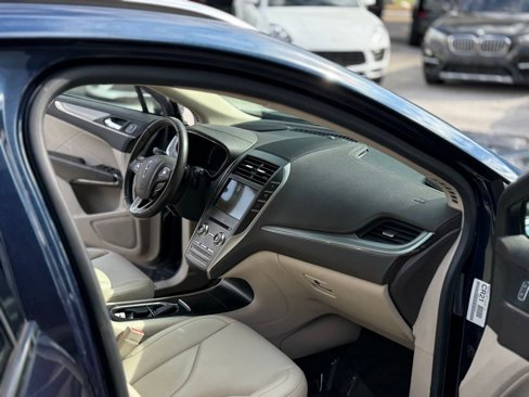 Used 2017 Lincoln MKC Premiere image 35