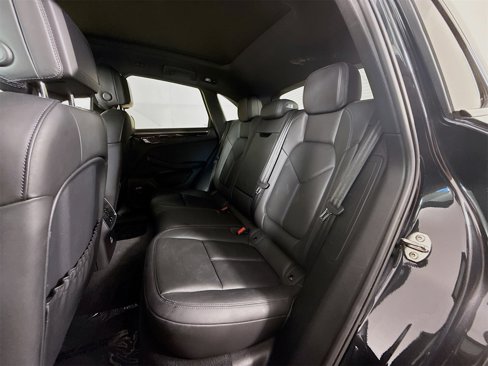 Certified 2022 Porsche Macan S image 18