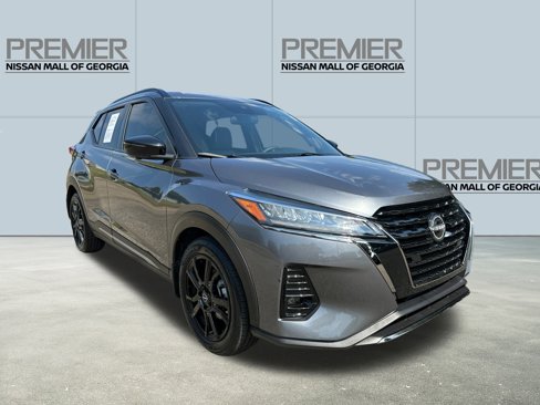 Certified 2022 Nissan Kicks SR w/ Premium Package image 3