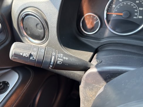 Used 2014 Jeep Compass Latitude image 24