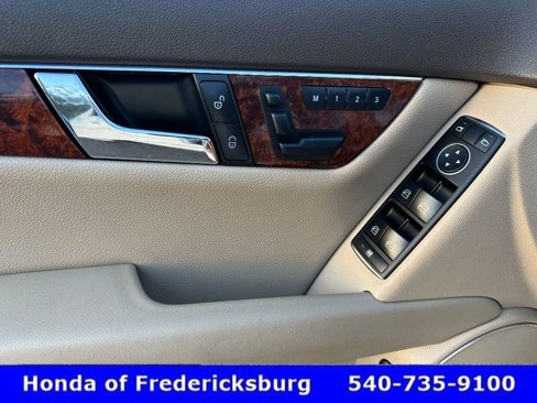 Used 2011 Mercedes-Benz C 300 Sport image 27