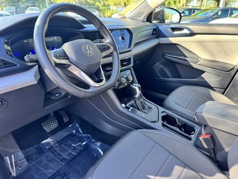 Certified 2024 Volkswagen Taos SE image 20