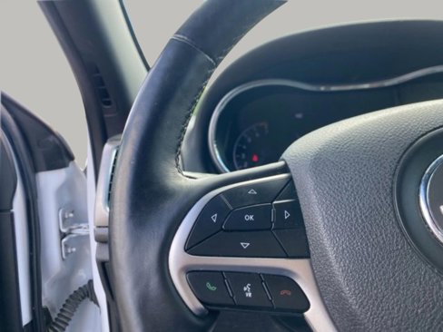 Used 2018 Jeep Grand Cherokee Laredo image 19