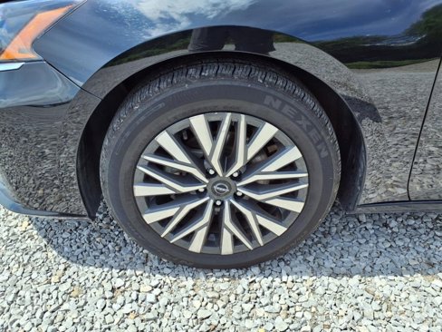 Used 2024 Nissan Altima 2.5 SV image 35