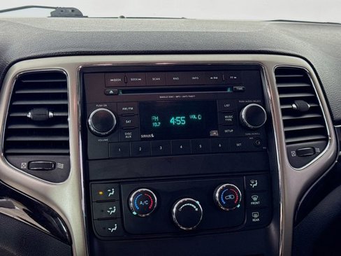 Used 2012 Jeep Grand Cherokee Laredo w/ Laredo E Group image 16