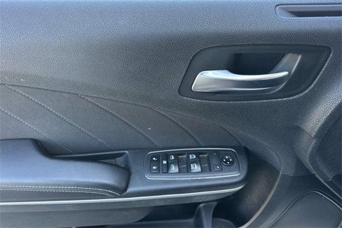 Used 2019 Dodge Charger SXT image 10