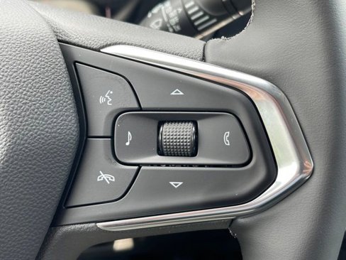 New 2025 Chevrolet Trax LT w/ Driver Confidence Package image 6