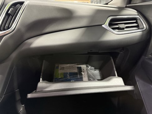 Used 2018 Chevrolet Equinox LT image 22