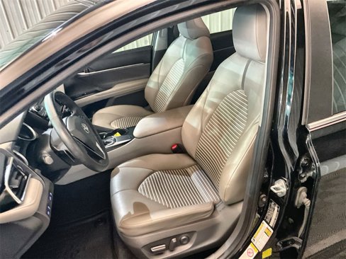 Used 2018 Toyota Camry SE image 17