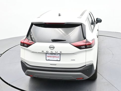 Used 2023 Nissan Rogue S image 28
