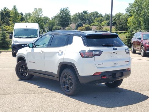 Used 2023 Jeep Compass Trailhawk w/ Trailhawk Elite Group image 3