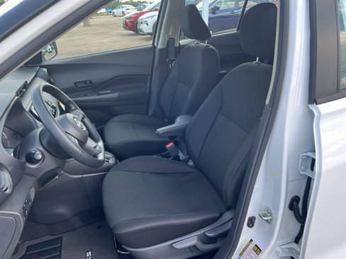 New 2025 Nissan Kicks Play S image 9