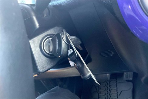 Used 2015 Jeep Wrangler Unlimited Rubicon w/ Connectivity Group image 30