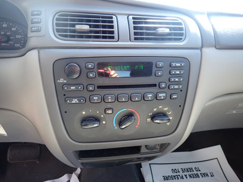 Used 2005 Ford Taurus SE image 39