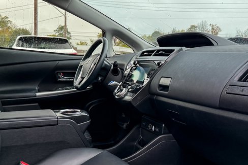 Used 2017 Toyota Prius V Four image 10